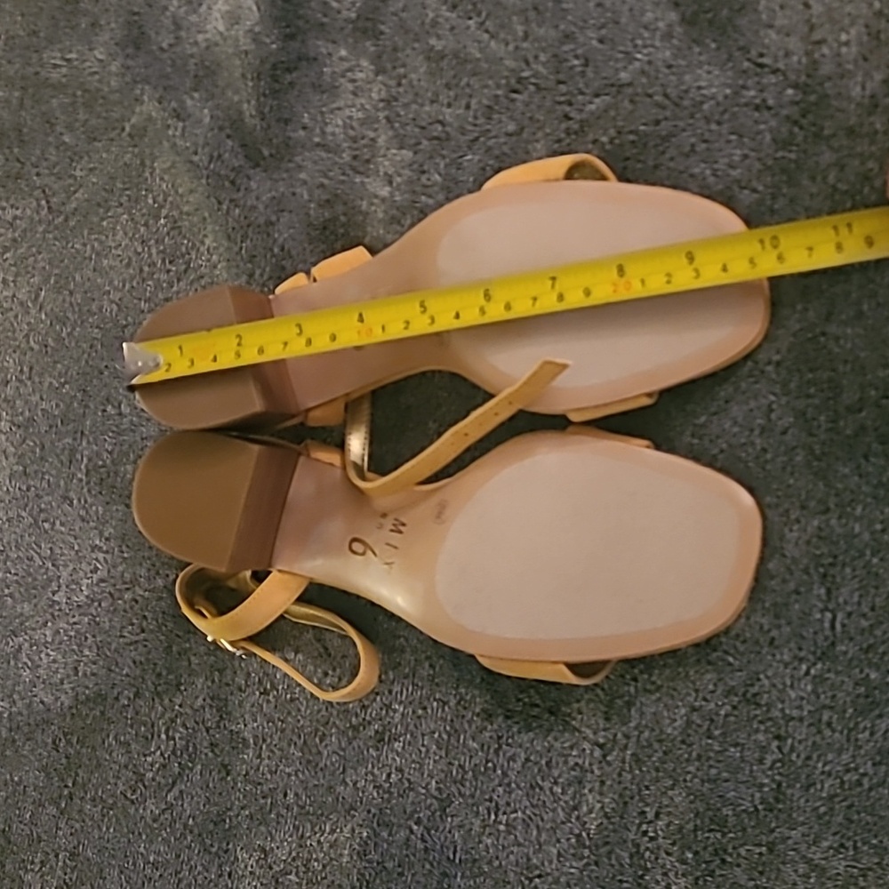 Mustard yellow heel sandals size 9 NWOT - Picture 6 of 6